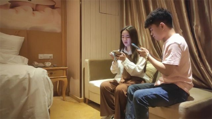 顶级高端外围,五星级酒店私约,C罩杯美乳,共度鱼水之欢,香艳刺激