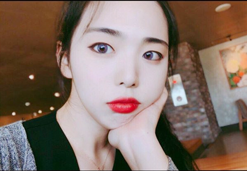 韩国高颜值极品美女调教内射视频流出极度过瘾,看男友金手指扣美女的淫穴,淫水流湿整个床单都有啦,爆插爆射 !