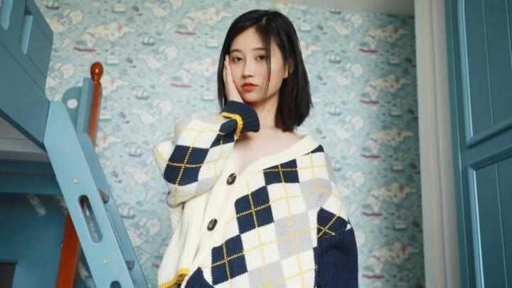 【仔然】让人眼前一亮!能让颜值控阵亡的超级清纯素人小模特儿大尺度作品!太纯欲了